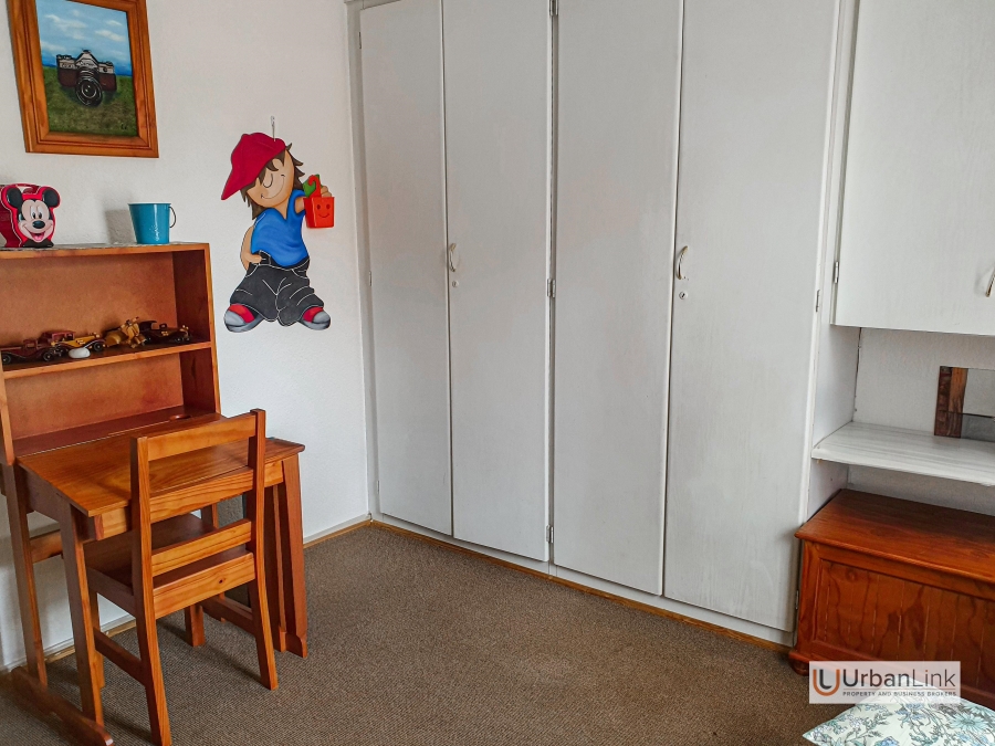 5 Bedroom Property for Sale in Mid Town North West